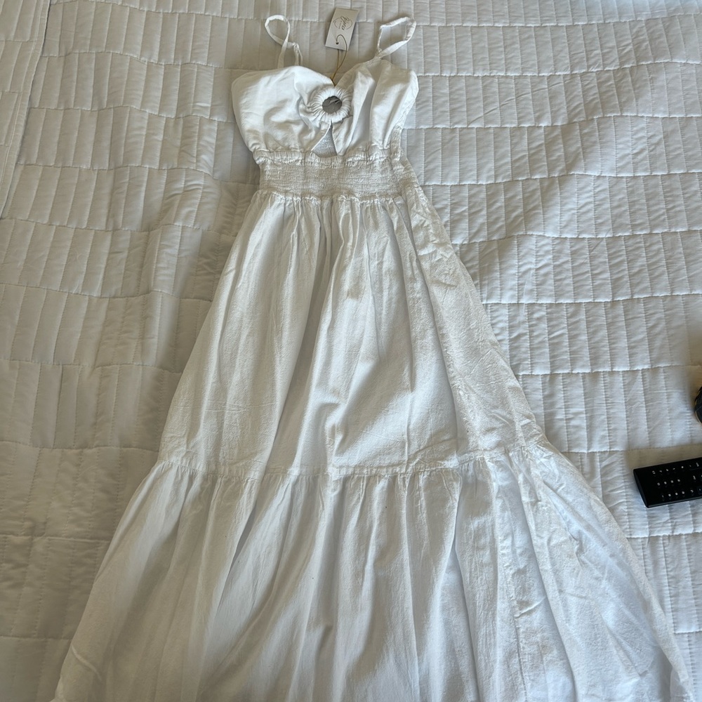 White Maxi Sundress with Knot Front - Picture 4 of 6